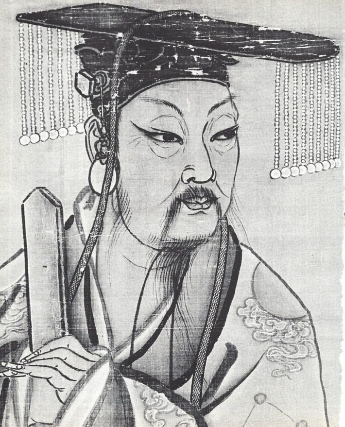 Nhiều tài liệu ghi chép, lúc Hoàng đế chào đời sấm nổ vang trời dù thời tiết nắng đẹp.