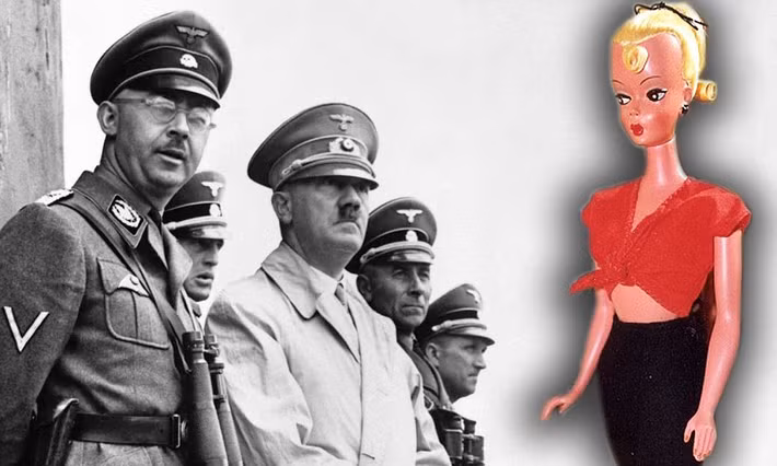 Loại búp bê này có tóc vàng, mắt xanh và có kích thước nhỏ hơn người thật. Vì vậy, nó có thể nhét vào túi hành lý của lính Đức.