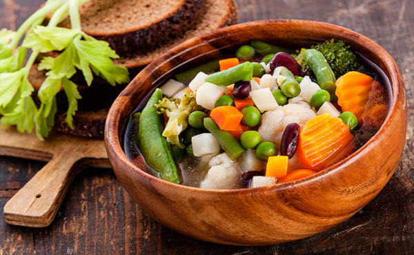 Ăn chay không đủ chất: Đây là "thủ phạm" gây yếu sinh lý nam. Nếu bạn ăn chay, bạn sẽ phải tìm cách bổ sung bằng thuốc bổ hay ăn thật nhiều các thực phẩm có chứa vitamin D.