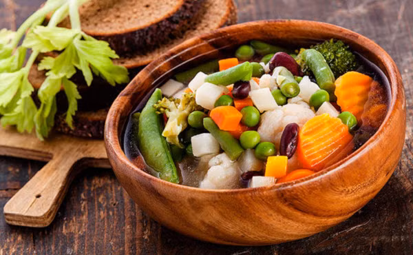 Ăn chay không đủ chất: Đây là "thủ phạm" gây yếu sinh lý nam. Nếu bạn ăn chay, bạn sẽ phải tìm cách bổ sung bằng thuốc bổ hay ăn thật nhiều các thực phẩm có chứa vitamin D.