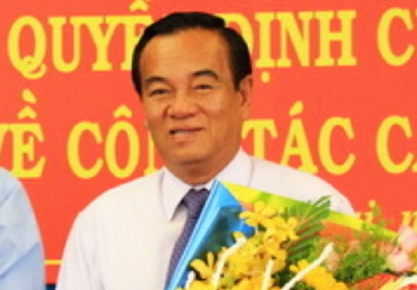 Lần thứ 2 vào thời điểm gần Lễ Quốc khánh 2/9/2011, ông Thành ra Hà Nội công tác. Bà Nhàn chủ động điện và đến gặp tại sảnh tầng 1 Nhà khách Chính phủ. Nhàn mang theo 1 túi xách và nói “Em có gói quà gửi anh”. Sau đó, ông Thành về phòng nghỉ mở quà thấy 3 cọc tiền tổng giá trị 1,5 tỷ đồng. Lần thứ 3 là vào khoảng năm 2012, bà Nhàn đi công tác phía Nam có ghé thăm ông Thành tại phòng tiếp khách của Bí thư tại trụ sở Tỉnh ủy và gửi túi quà trị giá 2 tỷ đồng.