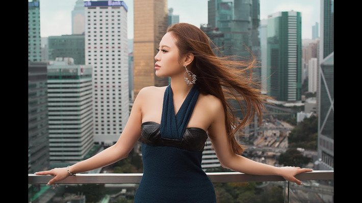 Elly Lam sở hữu vóc dáng gợi cảm dù đã trải qua sinh nở.