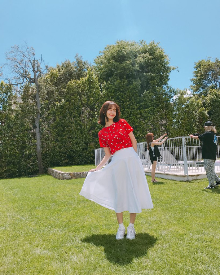 Cho đến hiện tại, dù đã ra nhập làng giải trí được 12 năm song mỹ nhân sinh năm 1990 vẫn luôn là một trong cái tên nổi bật trong các bảng xếp hạng sắc đẹp.