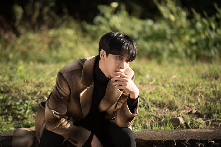 Cách ăn mặc "chất lừ" cùng với sự điển trai, dễ gần giúp Park Jung Min được lòng đông đảo người hâm mộ. Ảnh: Internet.