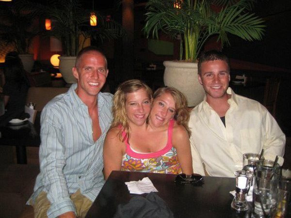 Chính vì vậy, khi trở thành giáo viên tiểu học, Abigail dạy toán và vật lý, Brittany dạy văn học và lịch sử. Điều này thực sự thú vị.