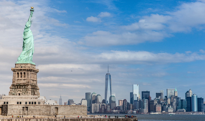 Nhà điêu khắc người Pháp Frederic Auguste Bartholdi đã tạo bức tượng Nữ thần tự do được nhiều người biết đến.