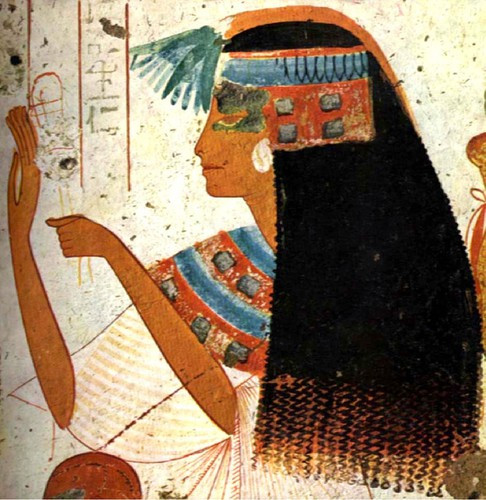 Do khí hậu nắng nóng, oi bức, người Ai Cập thời cổ đại được đổ mồ hôi và có mùi cơ thể khó chịu.