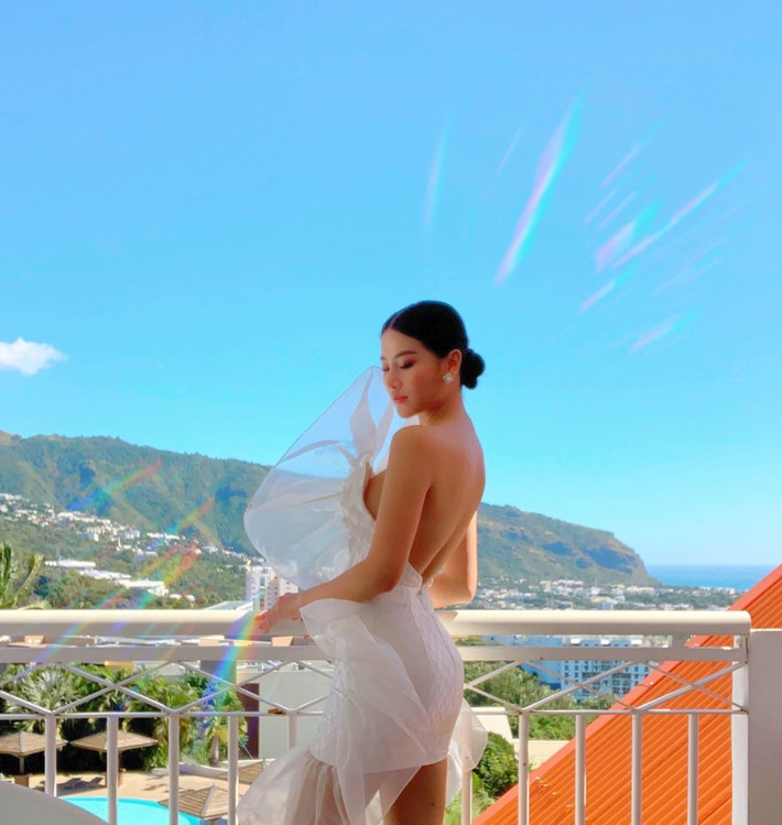 Trước ồn ào nghi vay nợ tiền tỷ, Hoa hậu Phương Khánh còn vướng hàng loạt scandal. Đặc biệt, ngay từ khi mới đội lên đầu chiếc vương miện cô đã dính thị phi.