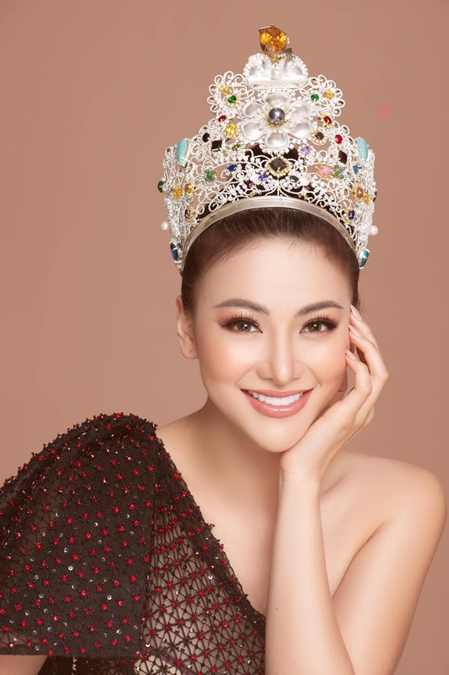 Mới nhất, Phương Khánh bị Ngân 98 tố đích danh vay nợ 2,8 tỷ nhưng nàng hoa hậu vẫn chưa chịu trả.