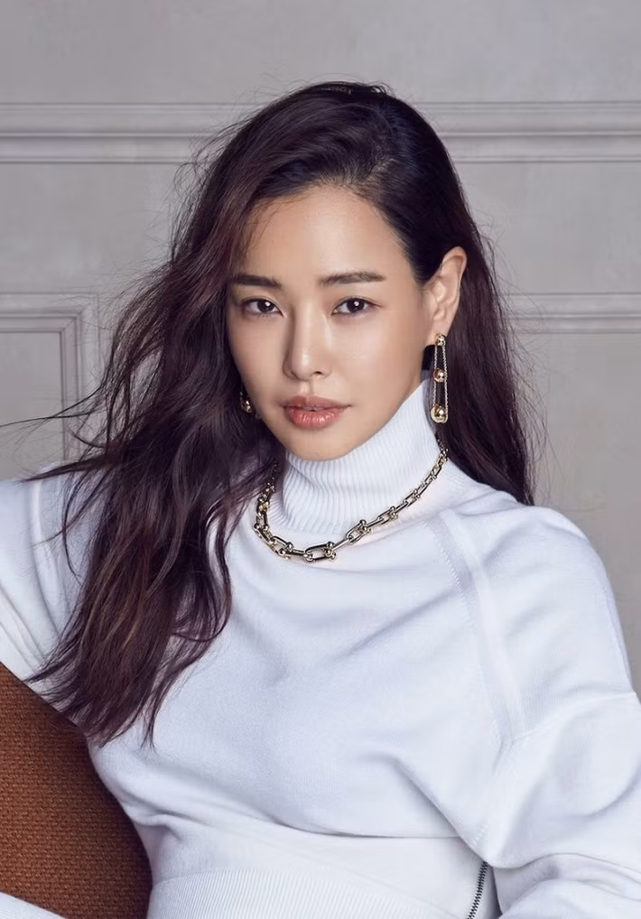 Trái với suy nghĩ của nhiều người chỉ chăm chăm mỗi ăn kiêng và tập luyện thì Honey Lee còn kết hợp nhiều hơn thế nữa.