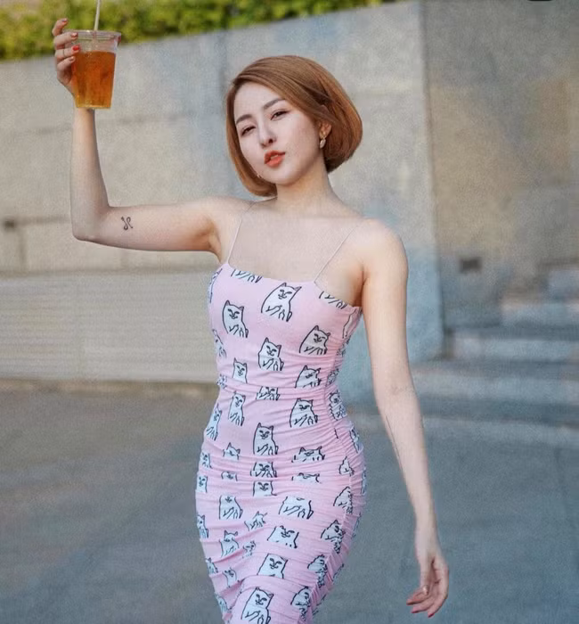 Để có vóc dáng đẹp như mơ, cô nàng đã kết thân với các bài tập cardio mức độ cao để siết cơ, giảm mỡ tối đa.