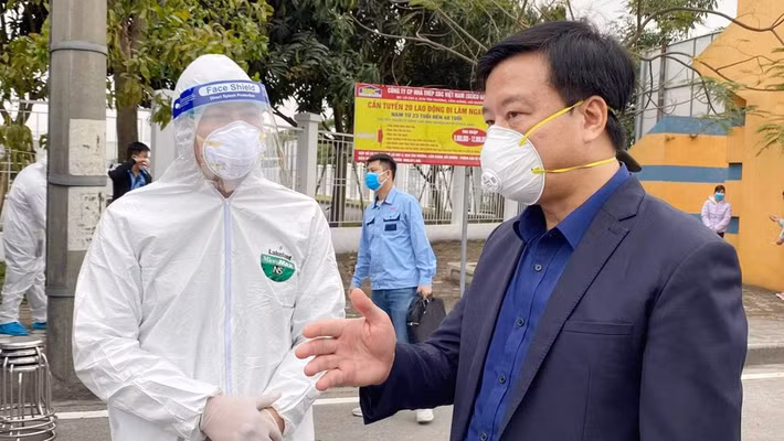 Trong quá trình công tác, ông Thăng từng làm cán bộ Tỉnh đoàn Hải Dương sau đó từng giữ các chức vụ Bí thư Tỉnh đoàn Hải Dương; Bí thư Huyện ủy Bình Giang; Chủ tịch Ủy ban Mặt trận Tổ quốc Việt Nam tỉnh Hải Dương; Trưởng ban Tuyên giáo Tỉnh ủy, đại biểu Quốc hội khóa XIII; Trưởng ban Tổ chức Tỉnh ủy; Phó Bí thư, Phó Bí thư Thường trực Tỉnh ủy Hải Dương, đại biểu Quốc hội khóa XIV. 