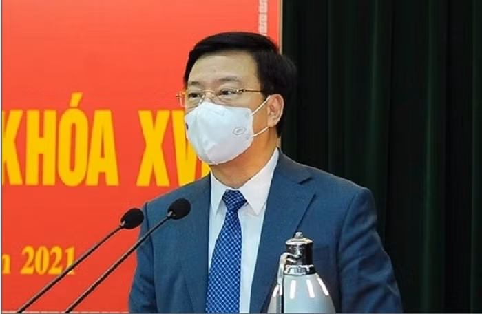 Tháng 1/2021, ông Thăng là Ủy viên Trung ương Đảng khóa XIII, nhiệm kỳ 2021-2026.