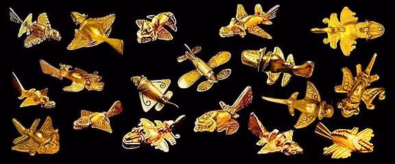 Tuy nhiên, những chuyên gia khác suy đoán bức tượng bằng vàng nhỏ này chính là mô tả sớm nhất về máy bay từ hàng ngàn năm trước.