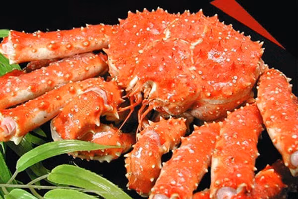 Cua tuyết (Daegae): Cua tuyết (daegae) là một trong những nguyên liệu ngon nhất để chế biến các món ăn Hàn Quốc phục vụ cho các vị Vua ngày xưa. Vào mùa xuân, từ tháng 2 đến giữa tháng 3 là thời gian lý tưởng để thưởng thức món cua tuyết.