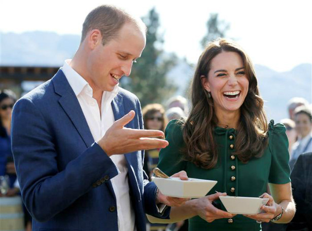 Công nương Kate thích nấu nướng: Vì xuất thân từ tầng lớp bình thường nên công nương Kate rất yêu thích việc nấu nướng. Tuy nhiên, từ khi kết hôn với hoàng tử William, công nương Kate rất ít có cơ hội vào bếp, hơn nữa lịch trình bận rộn mỗi ngày khiến cô cũng khó có thời gian nấu nướng.