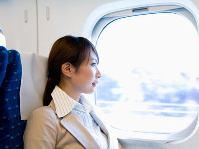 Thuốc chống say tàu xe. Rất cần thiết nếu gia đình bạn có kế hoạch đi chơi bằng ô tô, tàu. Có thể lưu ý dùng Diphenylhydramin, Cinnarizine, hoặc Promethazine trước khi lên xe ít nhất 30 phút. Nếu thời gian di chuyển lâu, kéo dài nhiều giờ thì có thể uống thêm theo hướng dẫn của thầy thuốc.