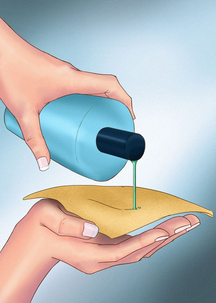 4. Háng: Theo bác sĩ da liễu, bạn nên rửa sạch bẹn mỗi ngày. Phần này của cơ thể có các nếp gấp, là nơi có thể chứa vi khuẩn dẫn đến lông mọc ngược, nhiễm trùng và có mùi hôi. Bẹn cũng là một trong những khu vực nhạy cảm nhất trên cơ thể của bạn. Cách hiệu quả nhất để làm sạch bẹn là dùng xà phòng dịu nhẹ và khăn mặt.