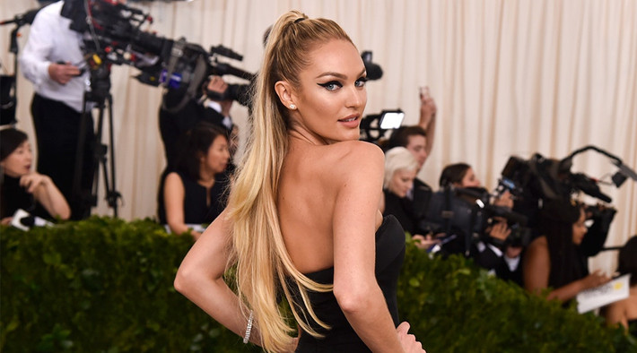 Do tính chất công việc nên siêu mẫu Victoria’s Secret phải trang điểm hàng ngày. Chính vì vậy, cô luôn coi trọng bước làm sạch da. “Tôi thích dùng dầu dừa để loại bỏ lớp makeup trên mặt và sử dụng sữa rửa mặt từ thiên nhiên như trà xanh hoặc tràm trà để da khỏe mạnh hơn”.