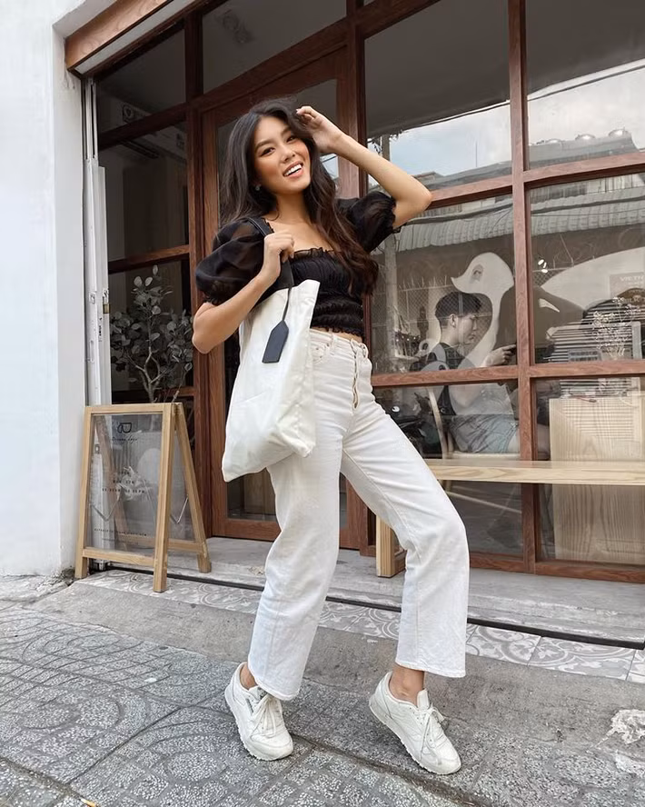 Đen trắng là hai gam màu được người đẹp phối lên đồ một cách tinh tế.