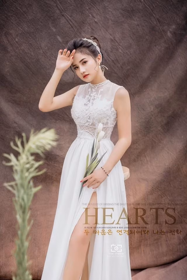 Thanh Hằng thường xuyên thực hiện các bộ ảnh thời trang. Ảnh: FBNV.