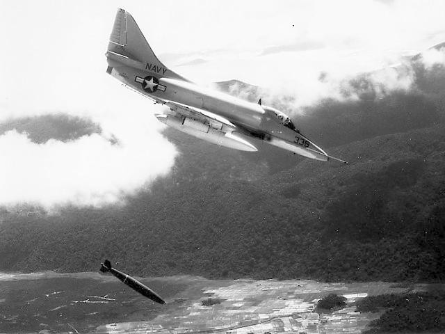 Cho đến nay, không ai có thể khẳng định số phận của bom hạt nhân B43 như thế nào. Theo các chuyên gia, dưới sức ép ở độ sâu lớn như vậy, vũ khí hạt nhân trên có thể đã phát nổ.