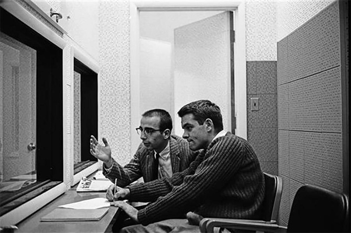 Tuy nhiên, khi họ được người phụ trách thí nghiệm thông báo rằng sẽ không phải chịu trách nhiệm cho hành động của mình thì những giáo viên thoải mái trừng phạt học sinh.