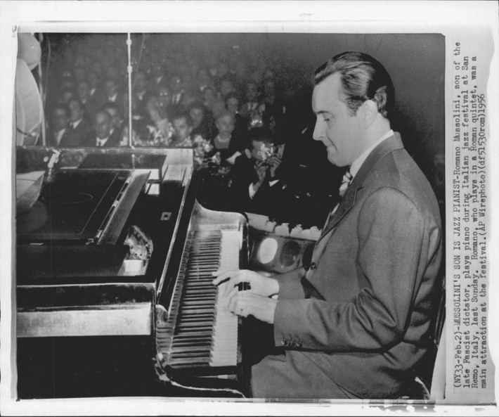 Thay vào đó, Romano có niềm đam mê nhạc jazz và piano. Sinh thời, Benito không ngăn cản con trai theo đuổi ước mơ, thậm chí là khuyến khích con phát triển tài năng âm nhạc.