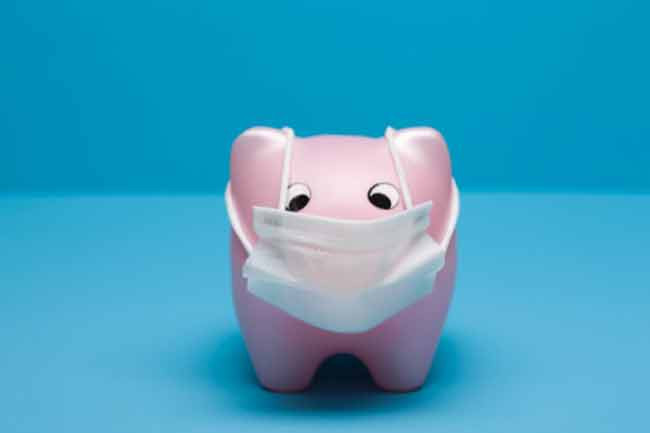 Biến thể của cúm lợn: Virus cúm này lây từ lợn sang người. Trong đa số các ca bệnh, biến thể này chỉ giống như thể nhẹ của cúm theo mùa, tuy nhiên vẫn có các trường hợp biến chứng. Đối tượng dễ mắc bệnh chủ yếu là trẻ em vì đây là đối tượng có hệ miễn dịch yếu.