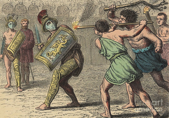 Đa số đấu sĩ là những kẻ phạm tội, bị kết án tù hay tù binh chiến tranh. Số còn lại là những người xuất thân từ tầng lớp nghèo khó, thấp kém nhất trong xã hội thèm khát danh tiếng và của cải.