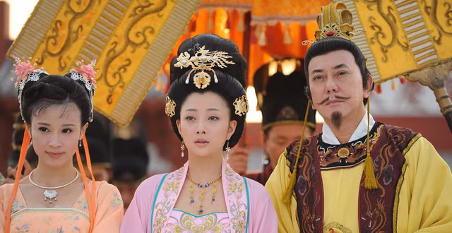 Theo các ghi chép lịch sử, Dương Ngọc Hoàn có thân hình khá mũm mĩm. Bà nặng 68 kg và cao 1m64. Theo tiêu chuẩn về vẻ đẹp phụ nữ của nhà Đường, nhan sắc của Dương Quý Phi được xem là số 1 thời bấy giờ.