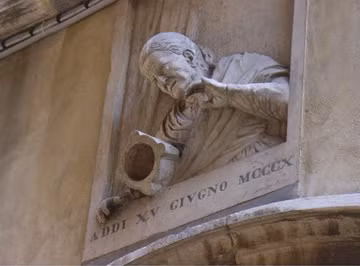 Merceria là con đường chính nối liền quảng trường Piazza San Marco với Ponte di Rialto trong thành Venice. Nơi đây thu hút nhiều khách du lịch bởi bức phù điêu về Giustina Rossi - người phụ nữ cứu thành Venice khỏi gã quý tộc tàn ác, hung hăng, hiếu chiến.