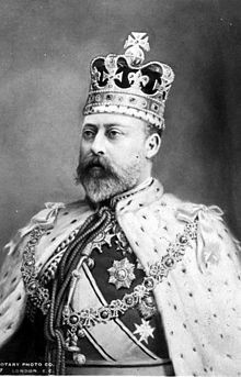 Khi biết tin con trai Edward VII "vui vẻ" với nữ diễn viên Nellie Clifden trong thời gian tại ngũ, hoàng thân Albert hết sức đau lòng. Không lâu sau, hoàng thân Albert qua đời vì căn bệnh thương hàn. Trước cái chết của chồng, Nữ hoàng Victoria tin rằng những hành động hư hỏng của con trai khiến hoàng thân Albert đau lòng mà sinh bệnh rồi tử vong.