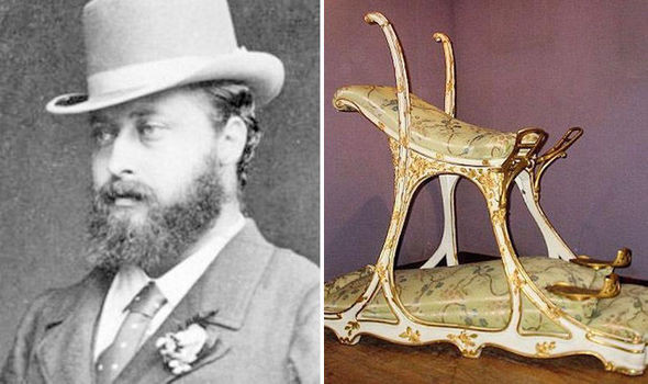 Một bản sao "chiếc ghế tình yêu" của Vua Edward VII hiện được trưng bày tại Bảo tàng Tình dục ở Prague.