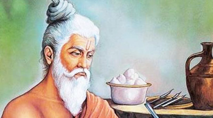 Các chuyên gia, nhà nghiên cứu lịch sử dành nhiều sự quan tâm đến cuốn sách Sushruta Samhita của Ấn Độ. Nguyên do là vì nó được được xem là tài liệu phẫu thuật thẩm mỹ đầu tiên trong lịch sử nhân loại.