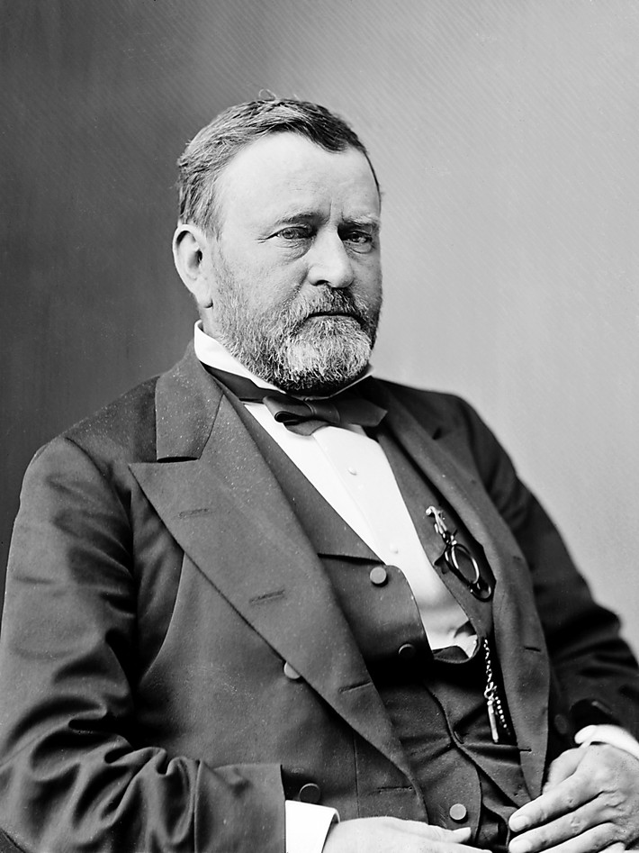 Ulysses S. Grant giữ chức Tổng thống Mỹ trong 2 nhiệm kỳ từ năm 1869 - 1877. Ông là một trong số ít ông chủ Nhà Trắng có xuất thân hiển hách từ quân đội.