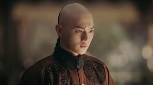 Theo các nhà nghiên cứu, trung bình, cứ 5 ngày thì nam giới sẽ tết tóc 1 lần và cứ 10 ngày thì cạo tóc ở nửa đầu phía trước. Khi để mái tóc tết dài như vậy, nam giới thời nhà Thanh đối mặt với vấn đề chăm sóc tóc.