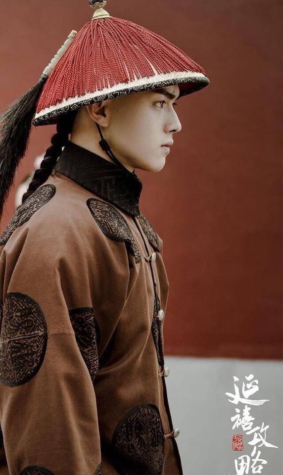 Trong khi ấy, tầng lớp thương nhân, quan lại và quý tộc có tần suất gội đầu nhiều hơn.