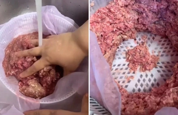 4. Thịt xay sẵn: Thịt xay sẵn thường thấy ở các chợ, khá rẻ, dễ mua. Nhiều người ham rẻ, tham lợi nhỏ sẽ mua thịt xay sẵn kiểu này để nấu nướng cho tiết kiệm. Thế nhưng, loại thịt xay sẵn này thường có chất lượng rất thấp, nó được làm từ những mảnh thịt đầu thừa đuôi theo, thịt lộn xộn của các phần, thịt để lâu qua ngày, không còn tươi ngon.