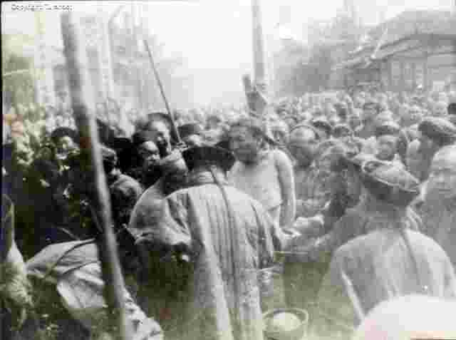 Quá trình thi hành án tử theo phương pháp lăng trì thường diễn ra trong vài giờ đồng hồ.