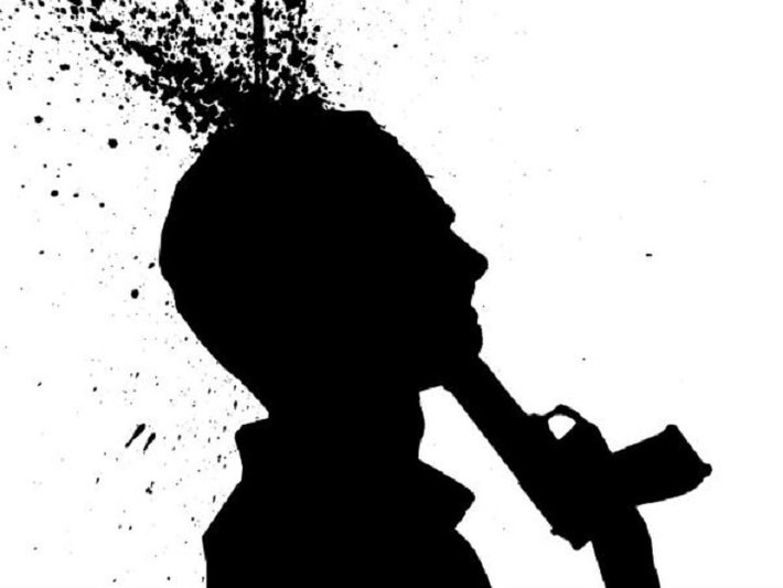 Người này đã đề nghị một ban nhạc trong quán cafe chơi bài hát "Gloomy Sunday". Sau khi rời quán cafe, người đàn ông trên đi taxi để trở về nhà. Trên đường về, người này lấy súng ra và tự sát.