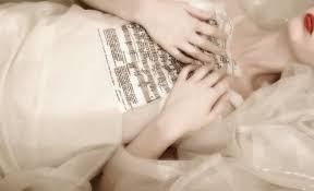 Người ta cho rằng vì những cái chết liên quan đến bản nhạc do ông sáng tác đã khiến Seress bị ám ảnh, day dứt và cuối cùng tự sát vào năm 1968. Trước sự việc kỳ bí này, giới chuyên gia vào cuộc tìm hiểu xem tại sao một bản nhạc lại có thể khiến người nghe tìm đến cái chết.