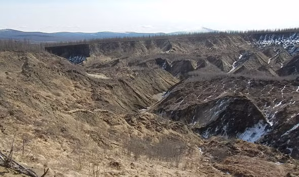 Người dân địa phương cho rằng hố Batagaika ngày càng to hơn là do hoạt động trong lòng đất ở thế giới ngầm.