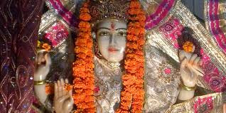 Chính vì vậy, thần Vishnu được tín đồ theo đạo Hindu đặc biệt tôn thờ.