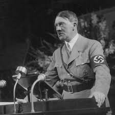 Vì vậy, Hitler và Đức quốc xã đã từng bước thâu tóm quyền lực và thực hiện hàng loạt chính sách tàn bạo, đẫm máu chống lại nhân loại.