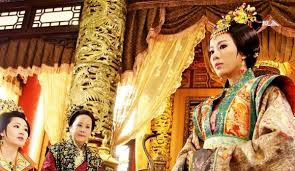 Dù vậy, Minh Hiến Tông Chu Kiến Thâm vẫn yêu chiều hết mực Vạn Quý phi, thậm chí sủng ái hơn trước.