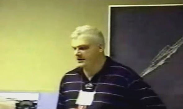 Thế nhưng, sau nhiều năm, ông Schneider quyết định tiết lộ sự thật về Delta Force và người ngoài hành tinh. Theo ông Schneider, quân đội Mỹ đang làm việc với một chủng tộc ngoài hành tinh để xây dựng căn cứ ngầm.