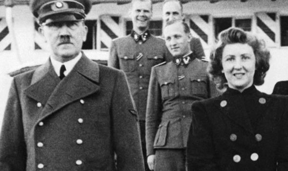 Khi Đức Quốc xã sụp đổ, Hitler và Braun đã tổ chức lễ cưới với một nghi lễ dân sự đơn giản vào ngày 29/4/1945. Chưa đầy 40 giờ sau, vợ chồng Hitler tự sát cùng nhau trong một hầm ngầm ở Berlin.
