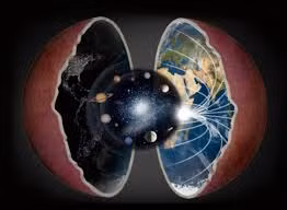 Về sau, một số giả thuyết ủng hộ quan điểm Trái đất rỗng cho rằng Trái đất hoàn toàn rỗng hoặc chứa một không gian rỗng bên trong.