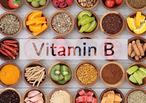 Thứ ba, theo nghiên cứu của Canada, bổ sung vitamin B hợp lý có thể thúc đẩy quá trình tiết dịch tiêu hóa, tăng cường nhu động đường tiêu hóa, đại tiện dễ dàng, giảm nguy cơ mắc các bệnh như ung thư ruột kết, ung thư trực tràng. Một chế độ ăn uống hợp lý hàng ngày, bao gồm trái cây, rau, đậu và ngũ cốc, nhìn chung có thể cung cấp đủ vitamin B.